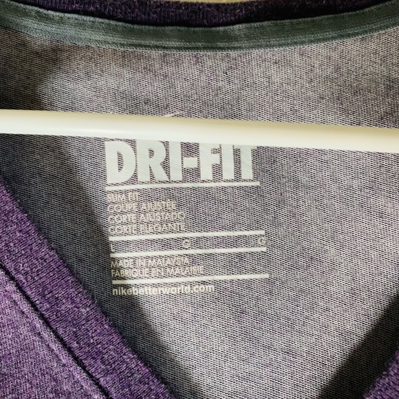 Nike long sleeved shirt - Picture 2 of 2